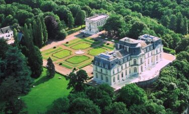 Val de Loire : Château D’Artigny vue aérienne