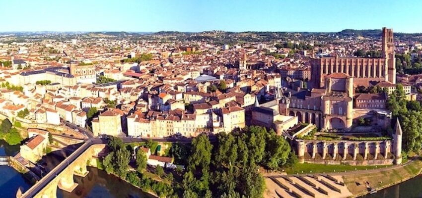 Vue aérienne d'Albi, France historique.