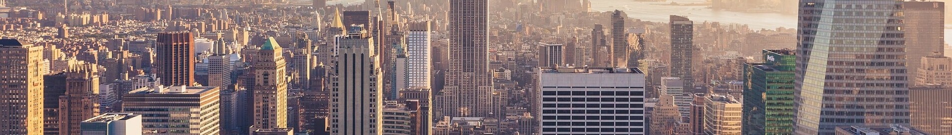 Empire State Building au coucher du soleil, New York.