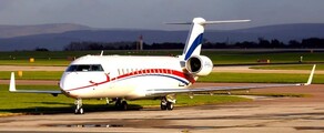 Location de jet privé : CRJ 200 sur le tarmac.