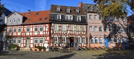 Voyage en jet : place pittoresque européenne.