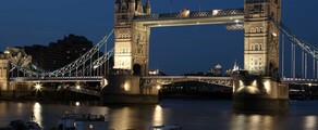 London Bridge éclairé de nuit