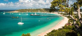 location de jet privé vers Anguilla, plage turquoise.