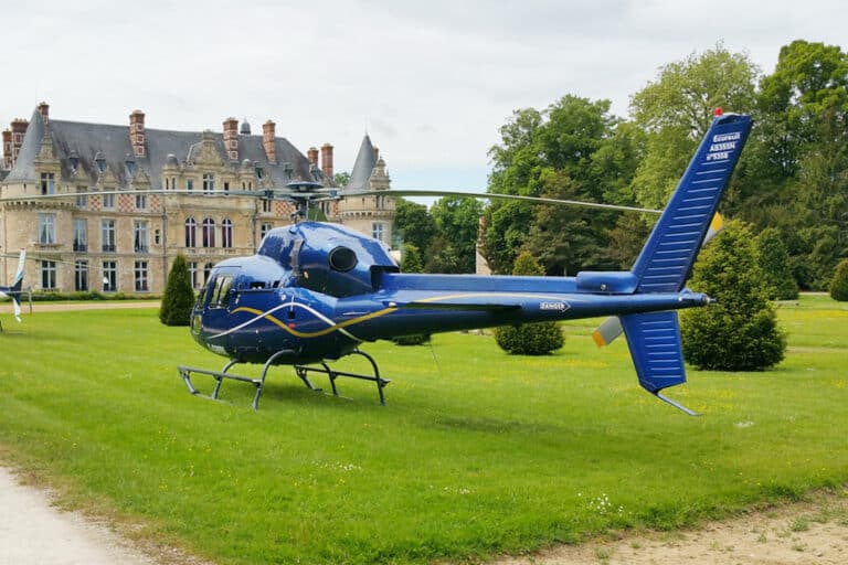 Location hélicoptère Le guide avec AEROAFFAIRES — free download