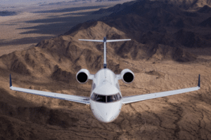 Jet privé Bombardier Challenger 605 en vol