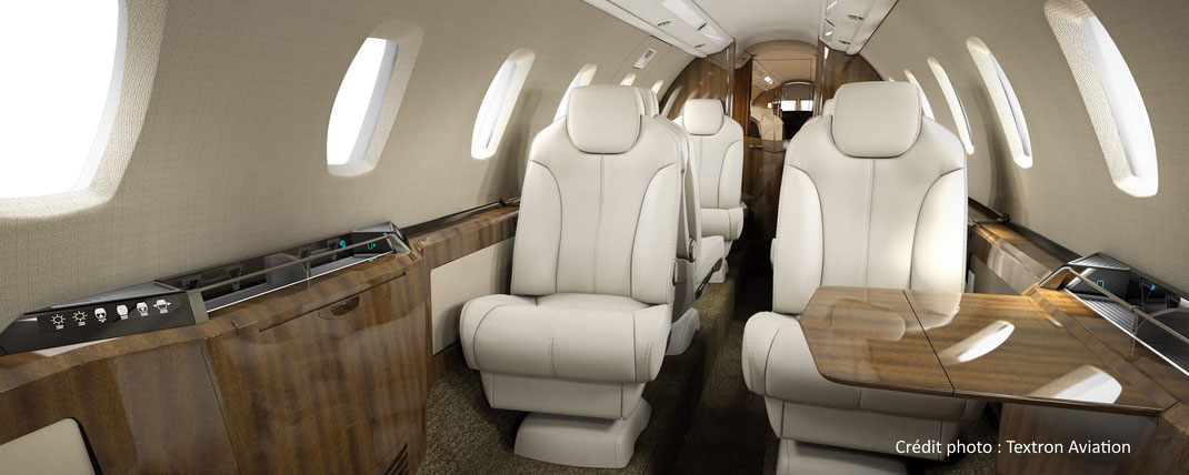 Siège intérieur blanc jet privé Cessna X