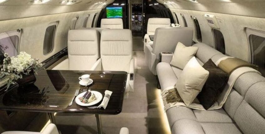 Cabine intérieure jet privé Challenger 850