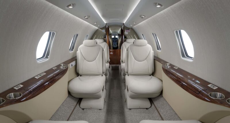 Jet privé Cessna Citation XLS intérieur en cuir blanc