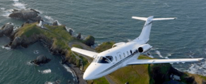 location de jet privé : HAWKER 400 XP sur la côte.