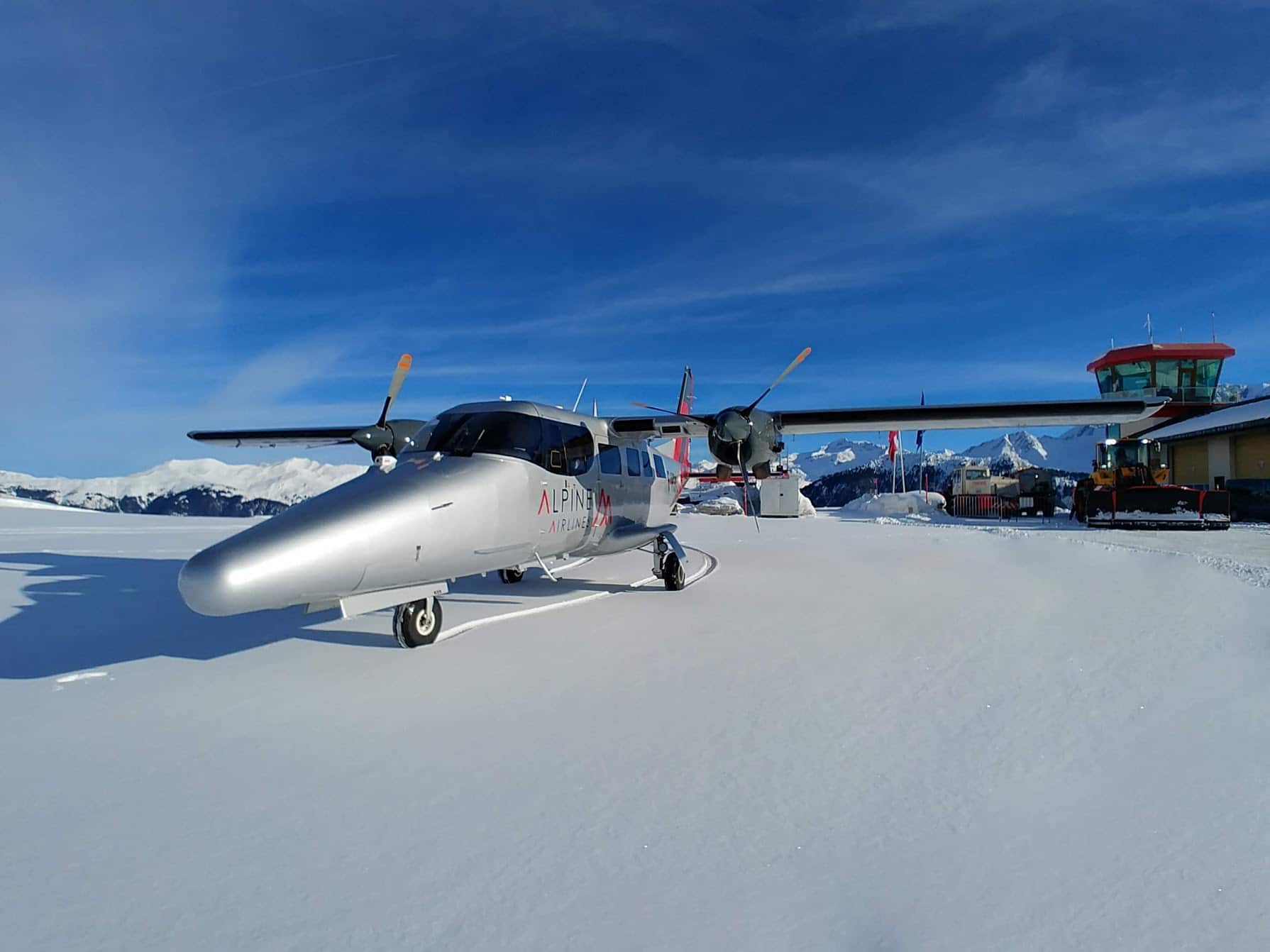 vulcanair aviator sur la piste de courchevel