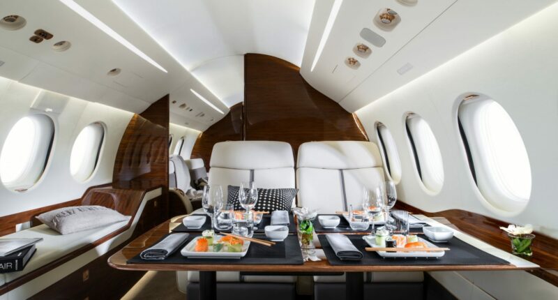 Jet privé falcon 7X intérieur