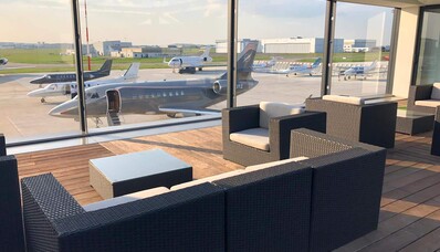 Terminal de jets privés FBO à l'aéroport de Paris Le - Bourget