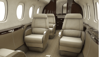 Jet privé Citation Latitude intérieur - beige, bois.