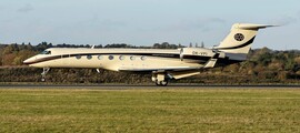 Jet privé sur la piste de Londres Luton