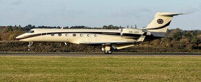 Jet privé sur la piste de Londres Luton