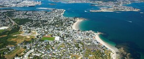 Vue aérienne Lorient, zones résidentielles, plages.