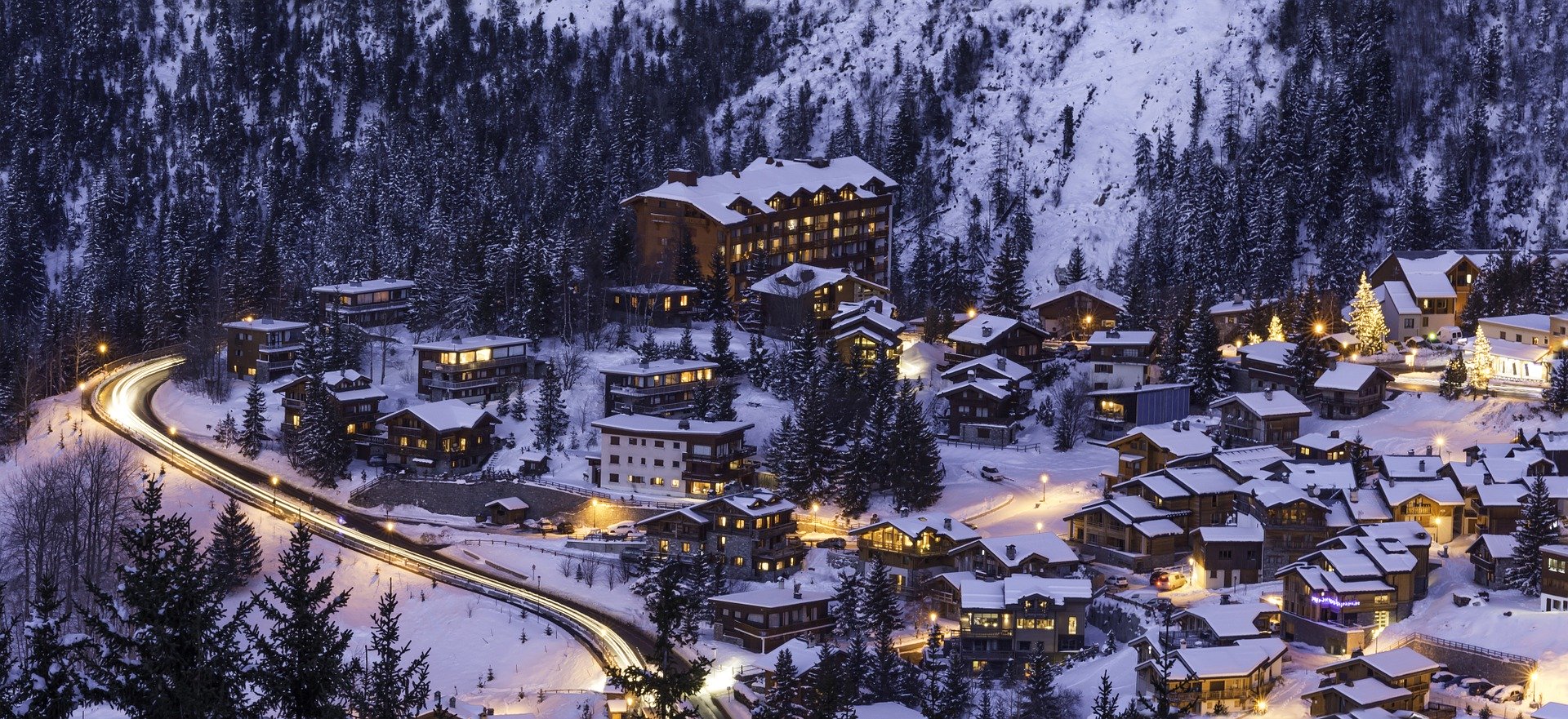 vu du ciel du centre de Courchevel