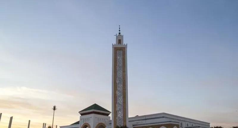 mosquée au couché du soleil à ranger