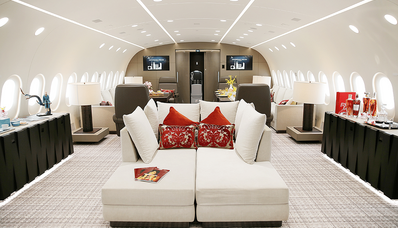 La cabine très luxueuse d'un jet privé