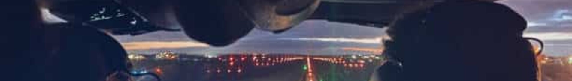 pilote jet privé piste atterrissage de nuit