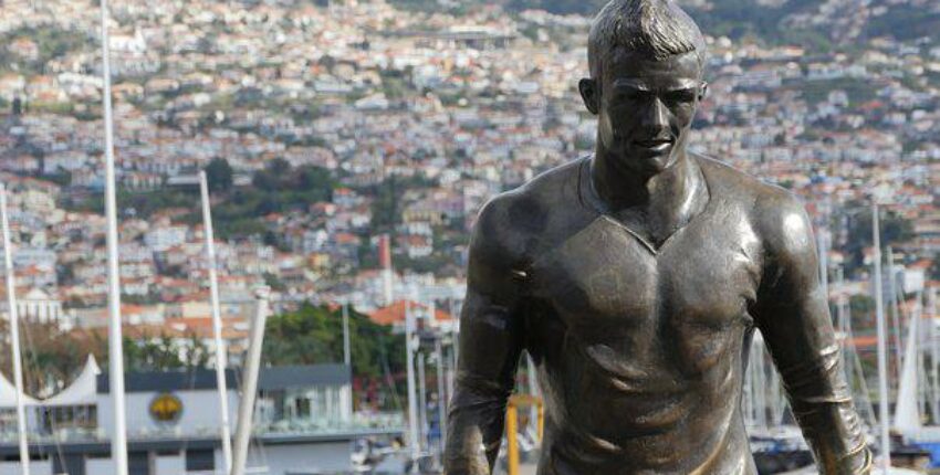 statut de Ronaldo à Funchal sur l'île de Madère