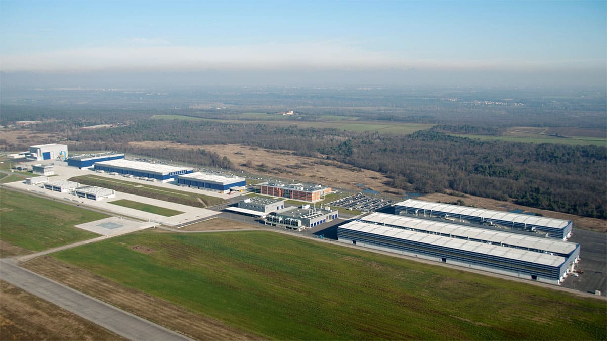 Cameri Airfield Cameri : udlejning af privatfly - AEROAFFAIRES