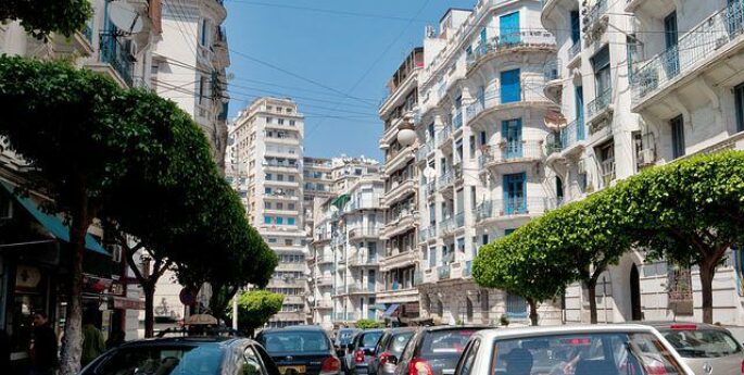 immeubles blancs, ville d'Alger en Algérie