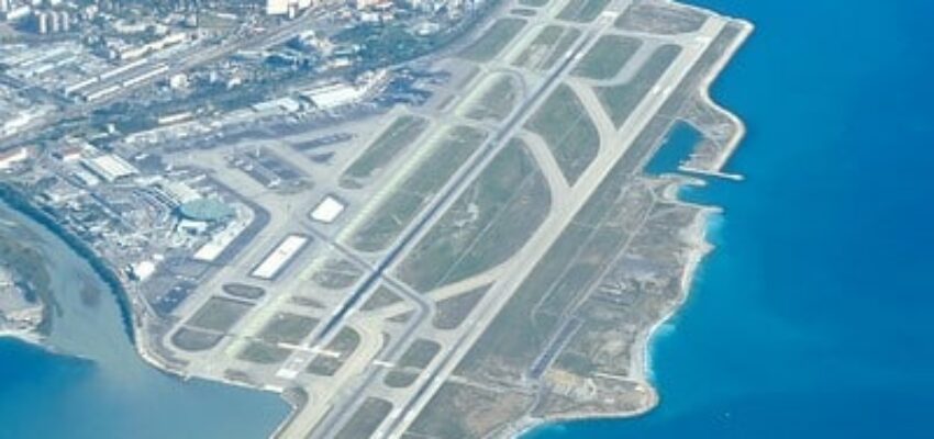 vue aérienne de l'aéroport de Nice