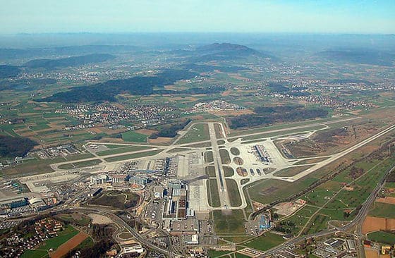 vue aérienne aéroport de Zurich