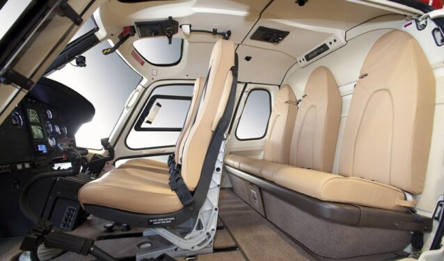 location hélicoptère - intérieur H125 avec sièges en cuir beige