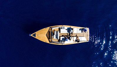 Bateau vue de dessus Partenariat Lanéva Boats AEROAFFAIRES.