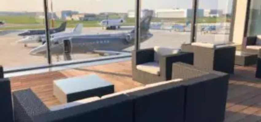 Terminal de aviones privados FBO en el aeropuerto de París Le Bourget