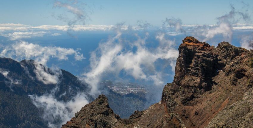 **Alt de l'image:** Vue spectaculaire depuis La Palma, emplacement jet privé.