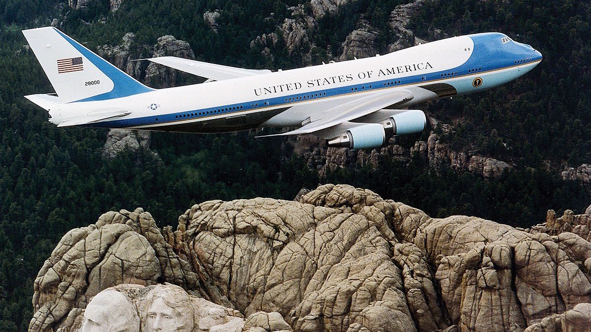 Presidential aircraft: your leaders' planes