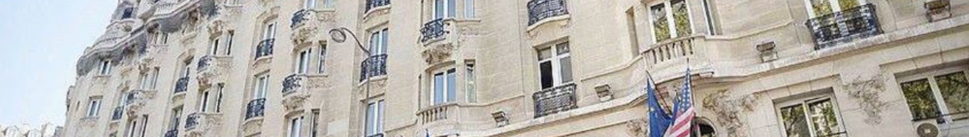 Vue de l'entrée du Palace parisien le Lutetia