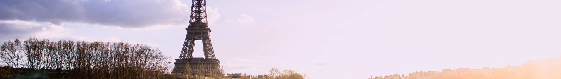 Hotel de luxe palace Shangri La Paris vue sur la Seine et la Tour Eiffel