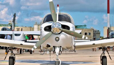 Jet privé sur la piste