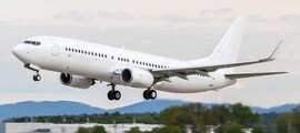 emplacement de jet privé, CRJ 200 intérieur, sièges en cuir gris.