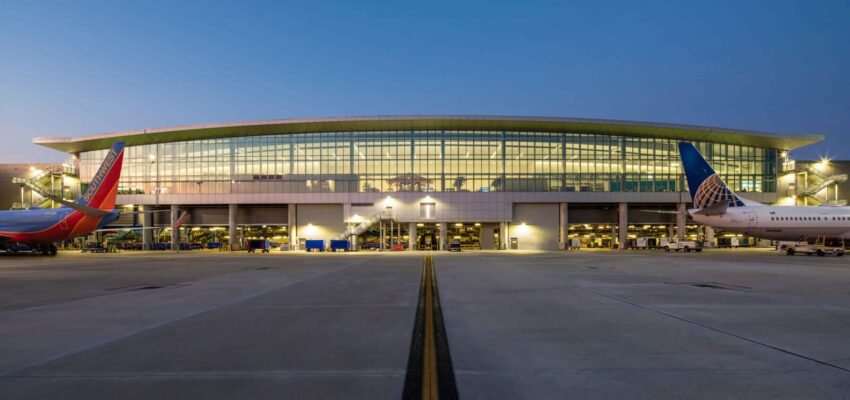 40447 fort lauderdale airport terminal exterior 1800