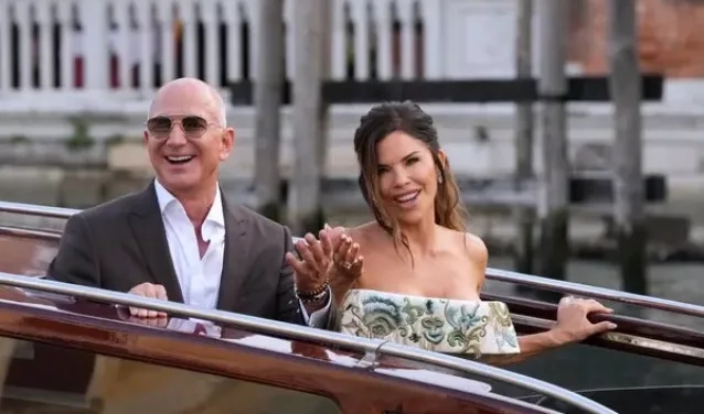 Jeff Bezos jet privé Venice wedding2