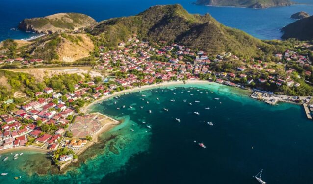 Fort-de-France – Les Saintes : transfert en hélicoptère